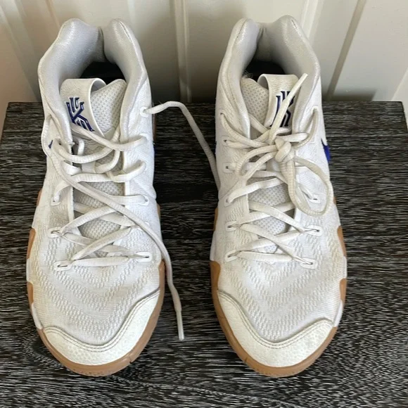 Kyrie Uncle Drew Basketball shoes